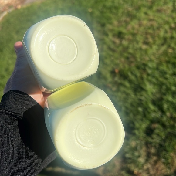 1930 McKee Glass Co, Seville Sugar Flour Shaker Set Custard Yellow Uranium Glass - Picture 9 of 13